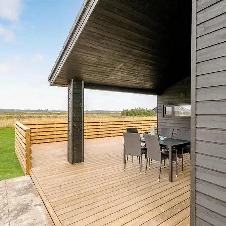 Holiday home 4 Bedroom Cozy In *