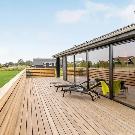 An Awesome In With 4 Bedrooms And Wifi