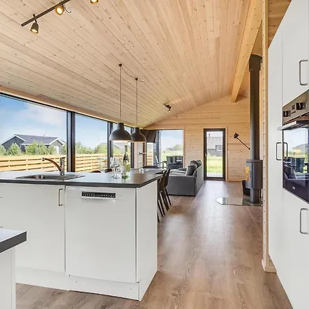 Holiday home 4 Bedroom Cozy In