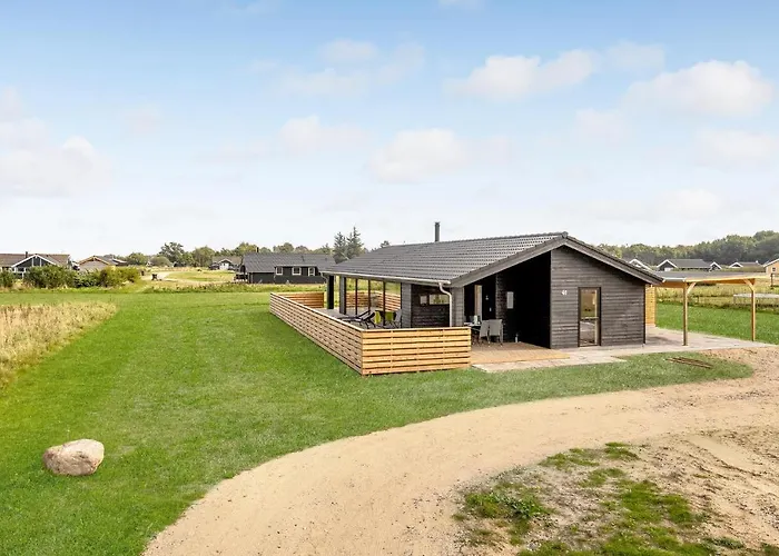 An Awesome In With 4 Bedrooms And Wifi Semesterbostad