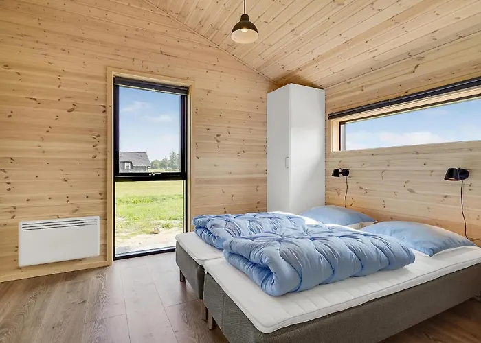 An Awesome In With 4 Bedrooms And Wifi Storvorde