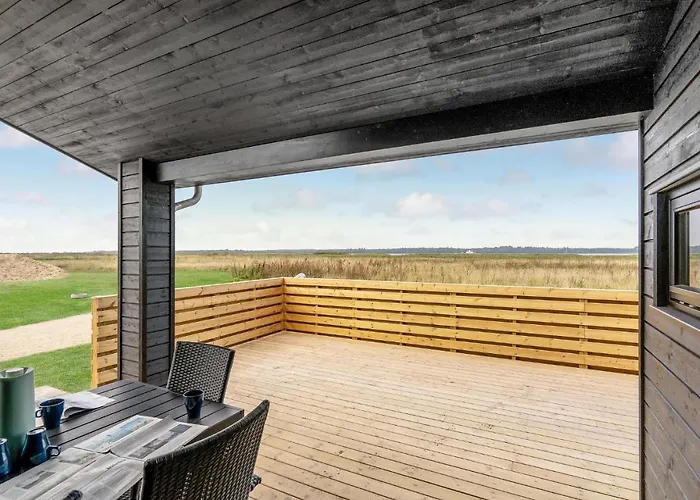 An Awesome In With 4 Bedrooms And Wifi *