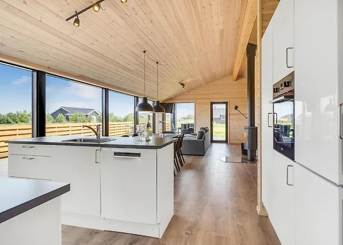 Semesterbostad An Awesome In With 4 Bedrooms And Wifi