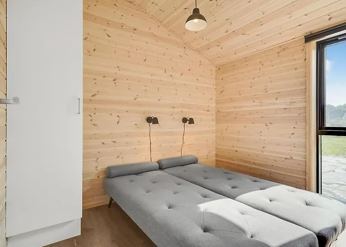 An Awesome In With 4 Bedrooms And Wifi *