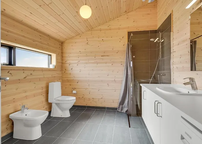 Semesterbostad An Awesome In With 4 Bedrooms And Wifi