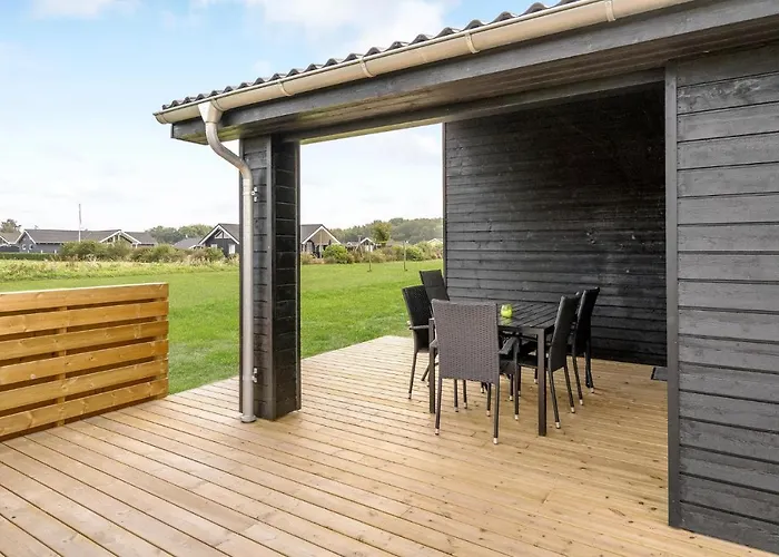 Semesterbostad An Awesome In With 4 Bedrooms And Wifi